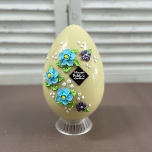 Uova di Pasqua al cioccolato bianco